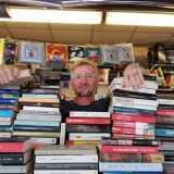 �Tutto nasce dalla passione per la lettura che da sempre caratterizza la mia famiglia � racconta emozionato �. Nel 1990 ho infatti ereditato questa attivit� da mio padre Alberto, il quale a sua volta negli anni 70 l�aveva rilevata dal fondatore: il signor Fortunato�